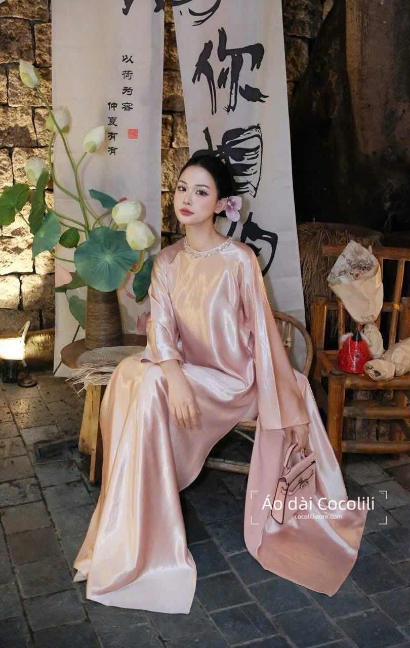 M432 Áo only no pants - Áo dài dáng suông 2 tà lụa tráng gương đính cổ màu hồng
