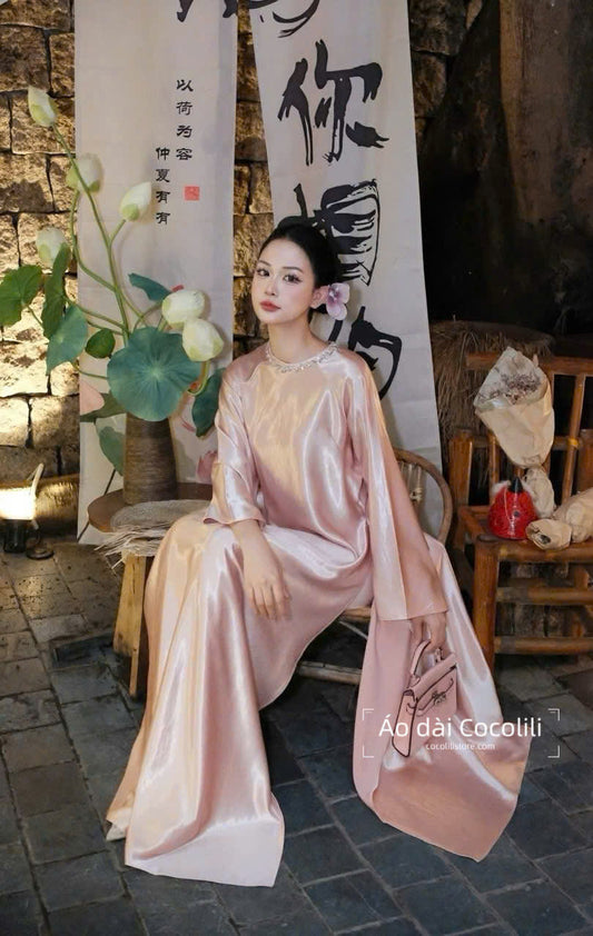 M432 3678 Áo only no pants - Áo dài dáng suông 2 tà lụa tráng gương đính cổ màu hồng