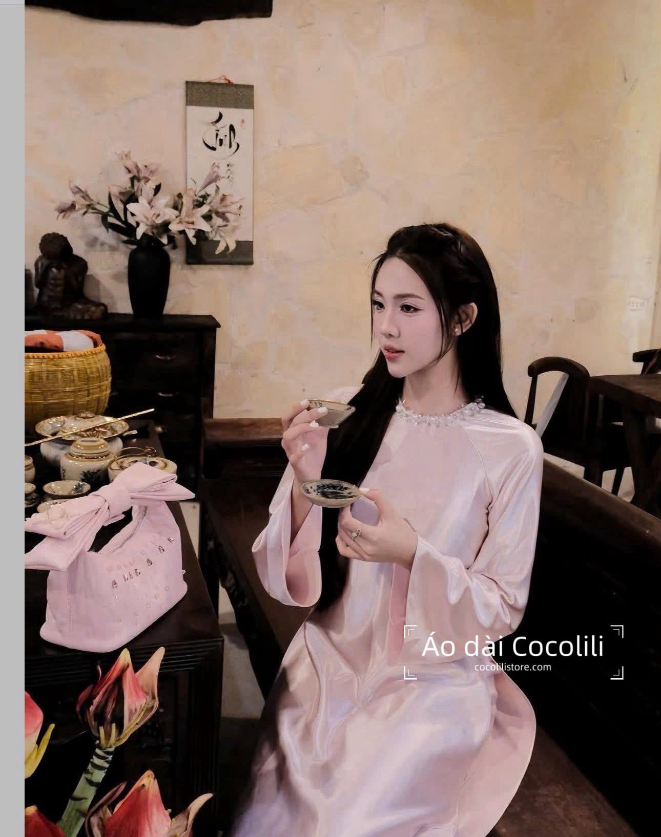 M432 Áo only no pants - Áo dài dáng suông 2 tà lụa tráng gương đính cổ màu hồng