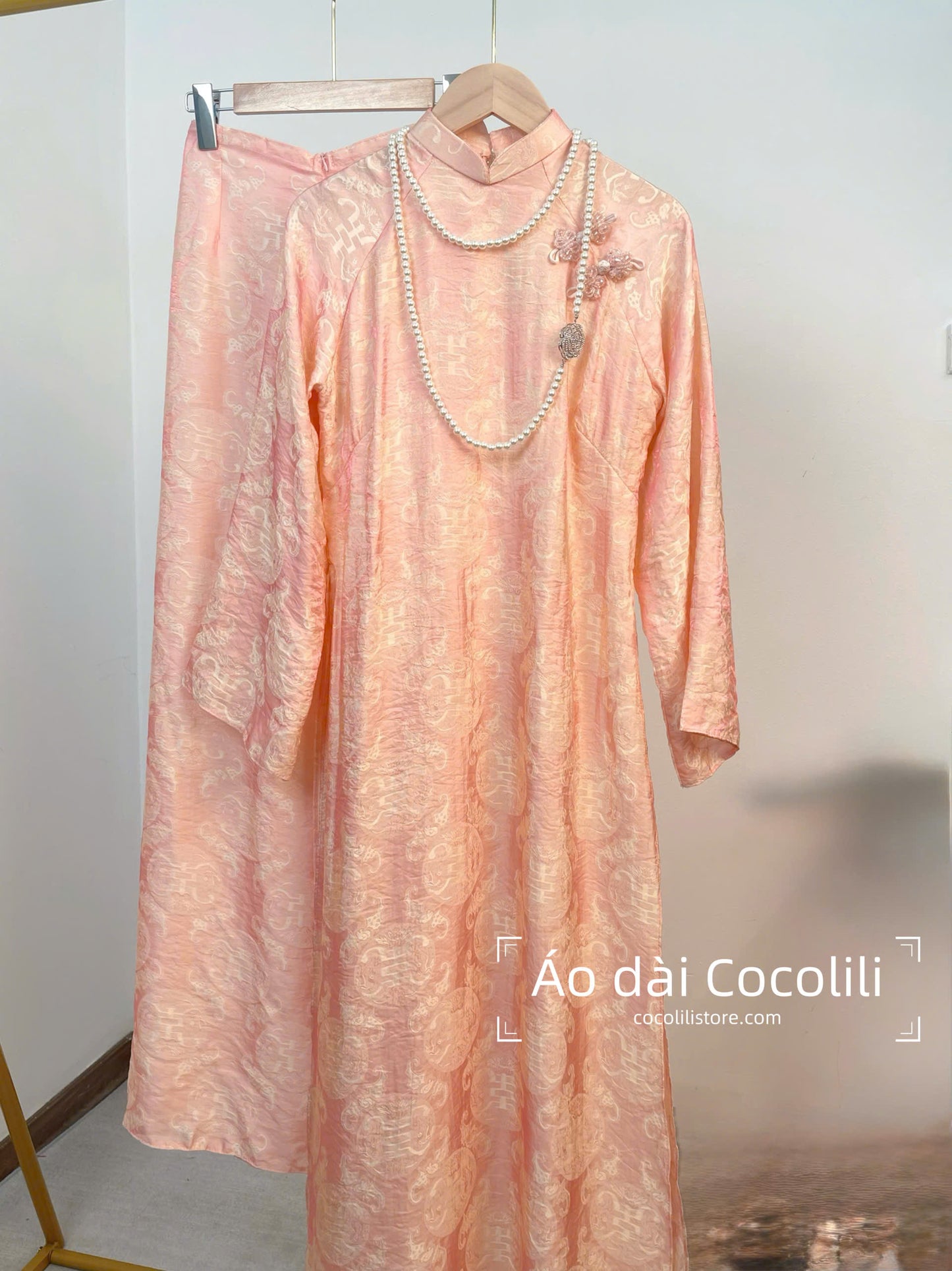 M415 Áo + quần cùng chất - Áo dài dáng suông 4 tà tằm ánh kim tencel lót ren màu hồng