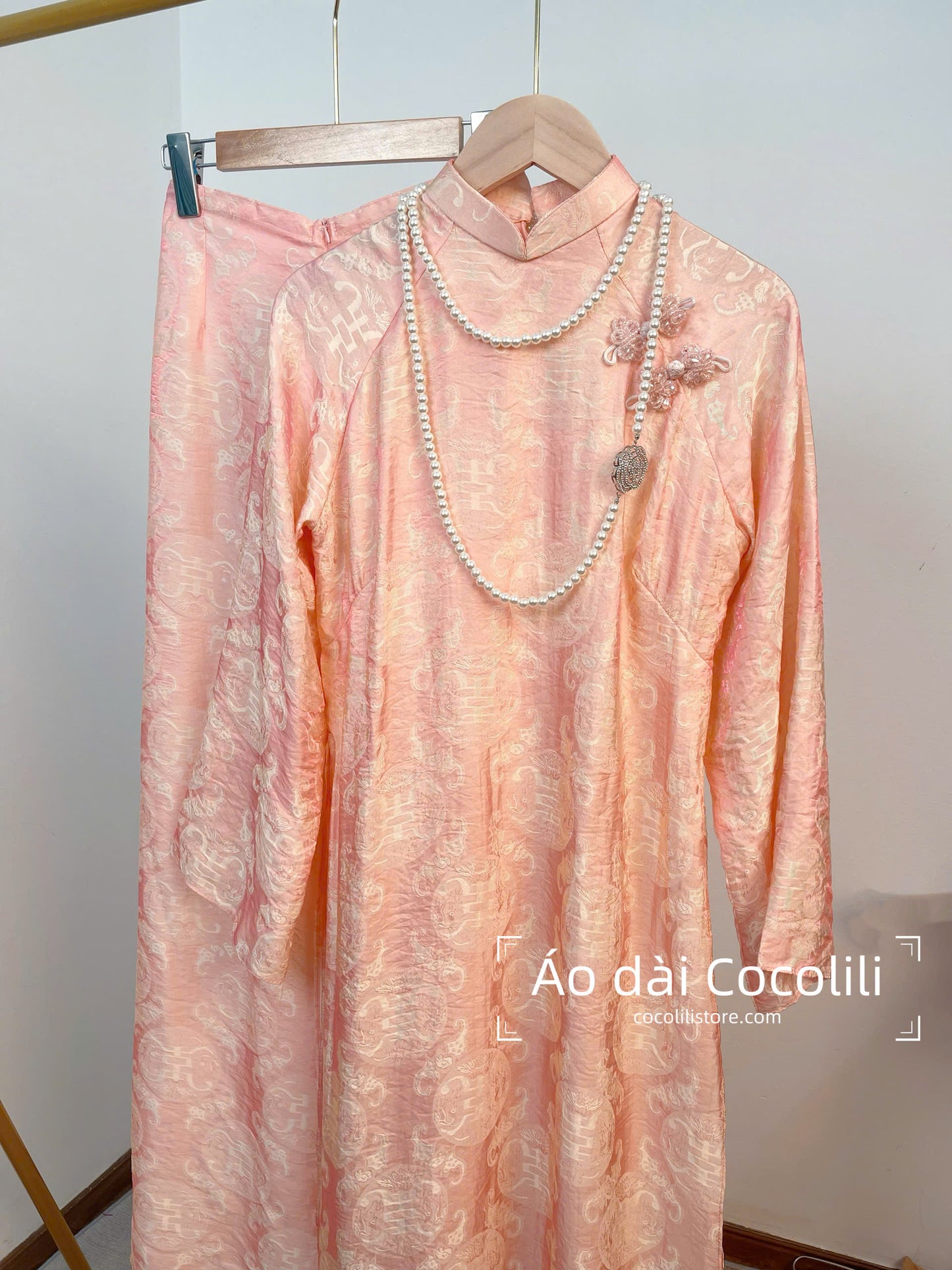 M415 Áo + quần cùng chất - Áo dài dáng suông 4 tà tằm ánh kim tencel lót ren màu hồng