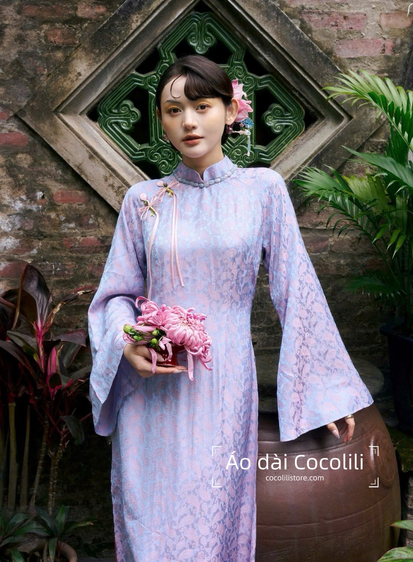 H6321 4236 Áo only no pants - Áo dài dáng suông 2 tà gấm lông công tím cà đính khuy (không viền cổ áo)