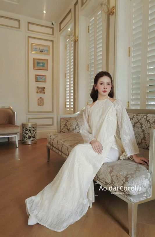 H650 Áo only no pants - Áo dài dáng suông 4 tà tơ thêu cổ yếm màu trắng kem