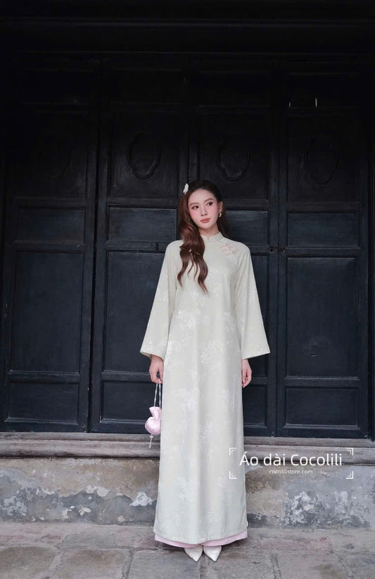 H652 Áo only no pants - Áo dài dáng suông 4 tà lụa gấm hồ điệp trắng kem lót lụa