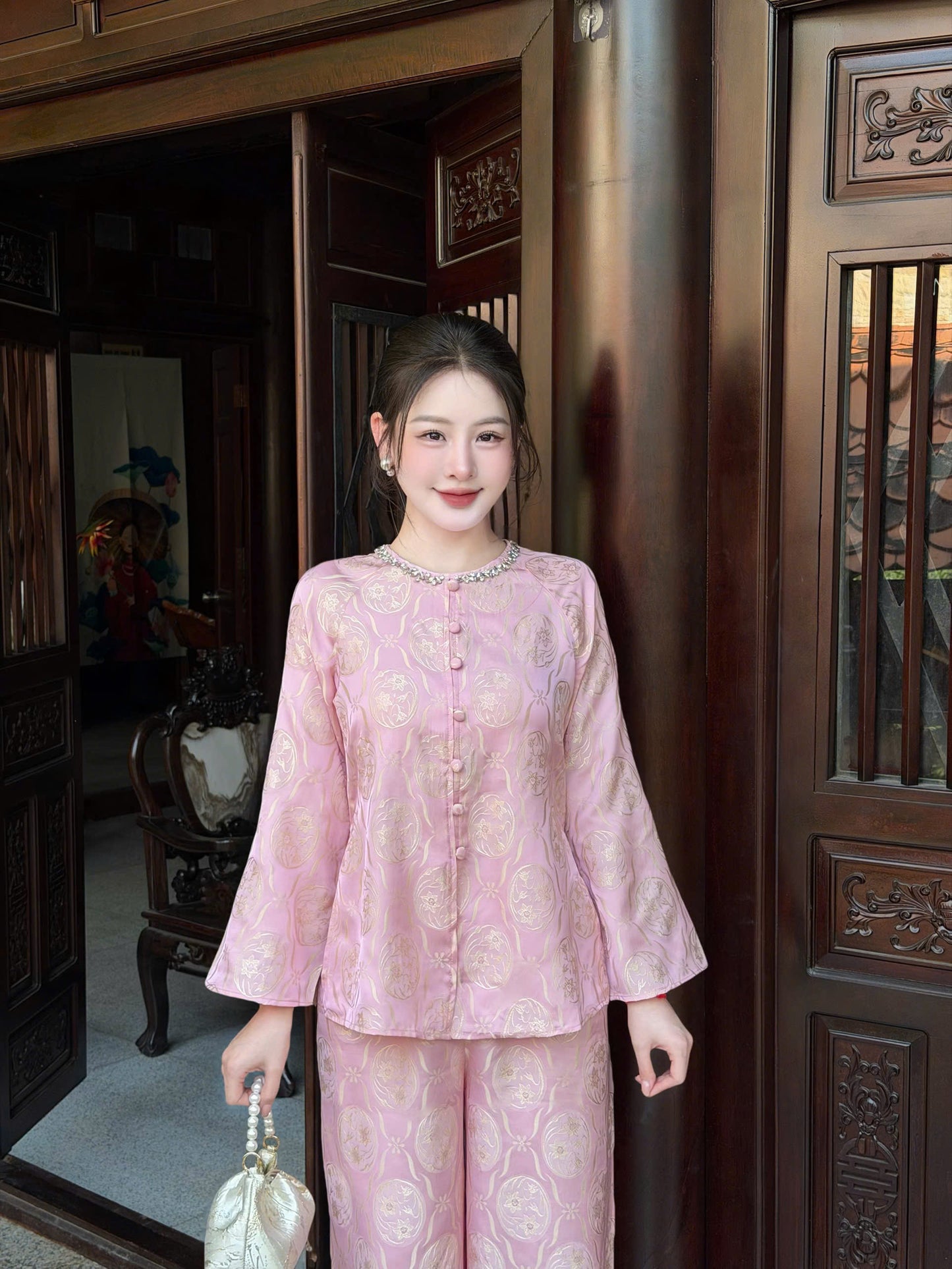 BB44 3541 - Set bà ba lụa hoa thuỷ tiên màu hồng đính đá