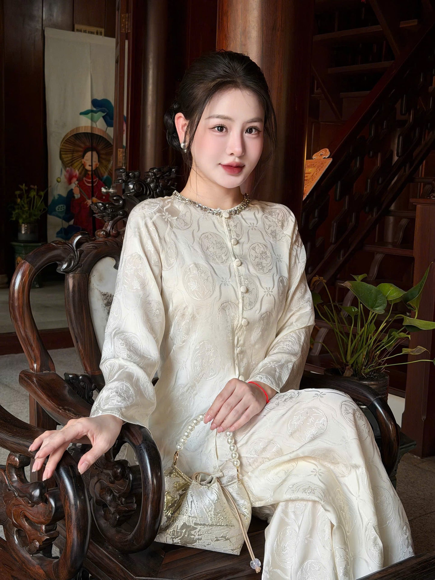 BB48 BB119 3546 - Set bà ba lụa hoa thuỷ tiên màu trắng đính đá