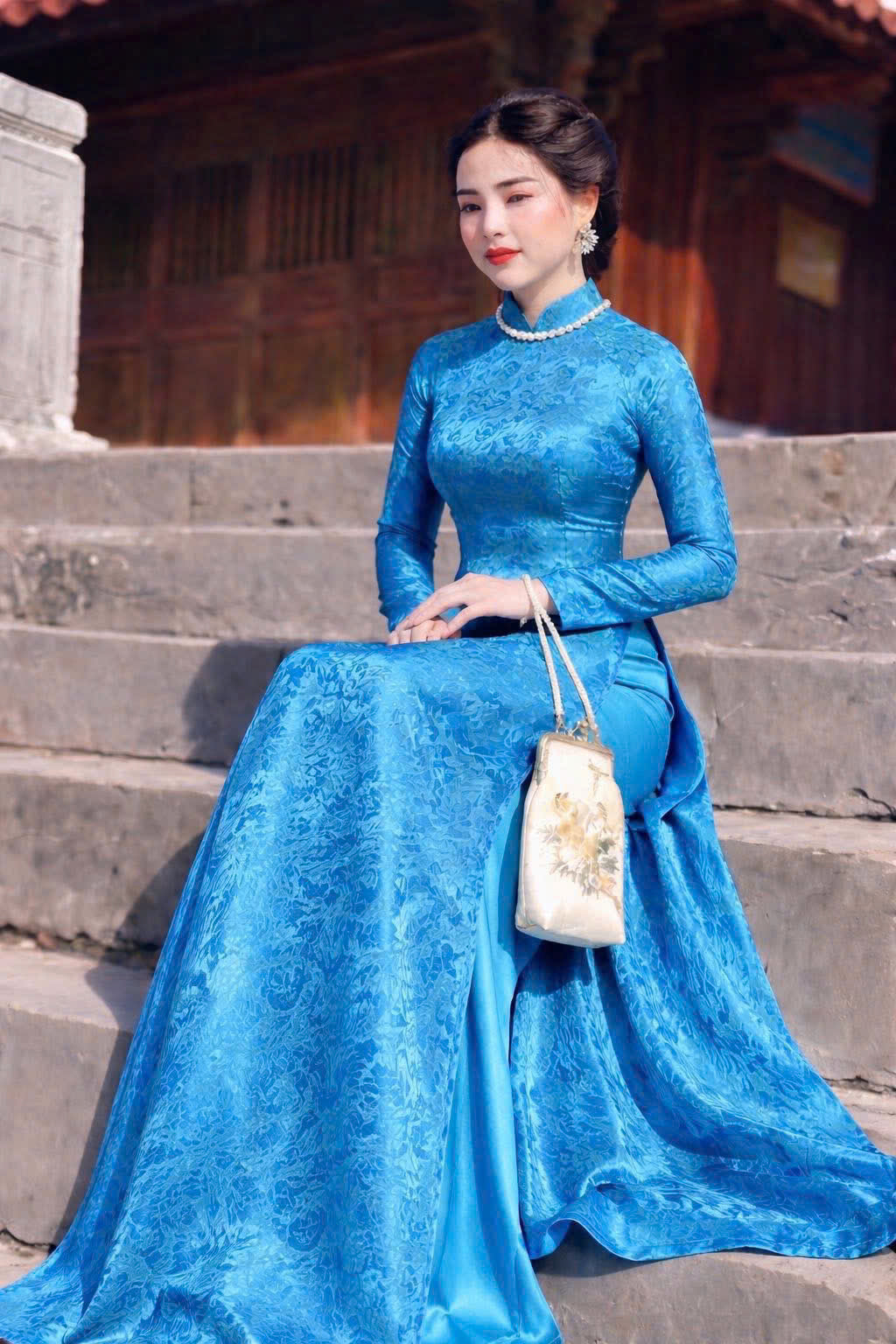 M562 3931 4029 Áo + quần váy - Áo dài dáng truyền thống chiết li eo lụa kim cương màu xanh dương