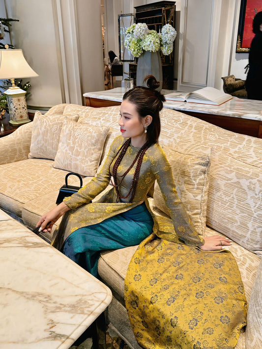 M564 Áo + quần cùng chất - Áo dài dáng truyền thống chiết li eo lụa tằm hoa xuân