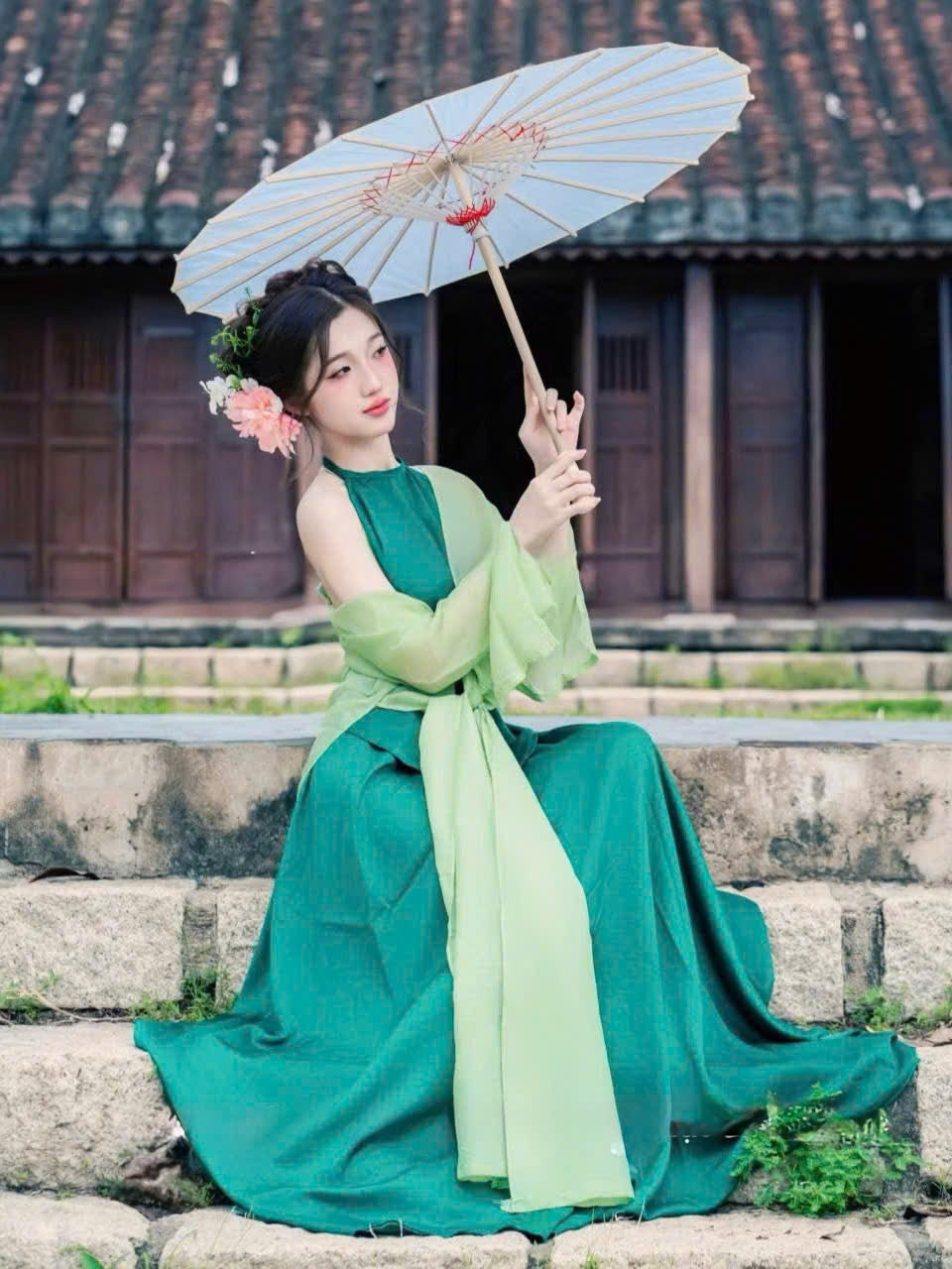 3951 Set tứ thân gồm mấn + yếm + áo khoác + váy màu xanh lá