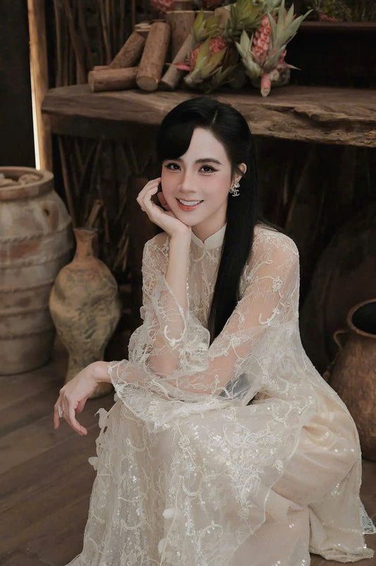 R28 3982 Áo only no pants - Áo dài ren hoa dây màu trắng kem