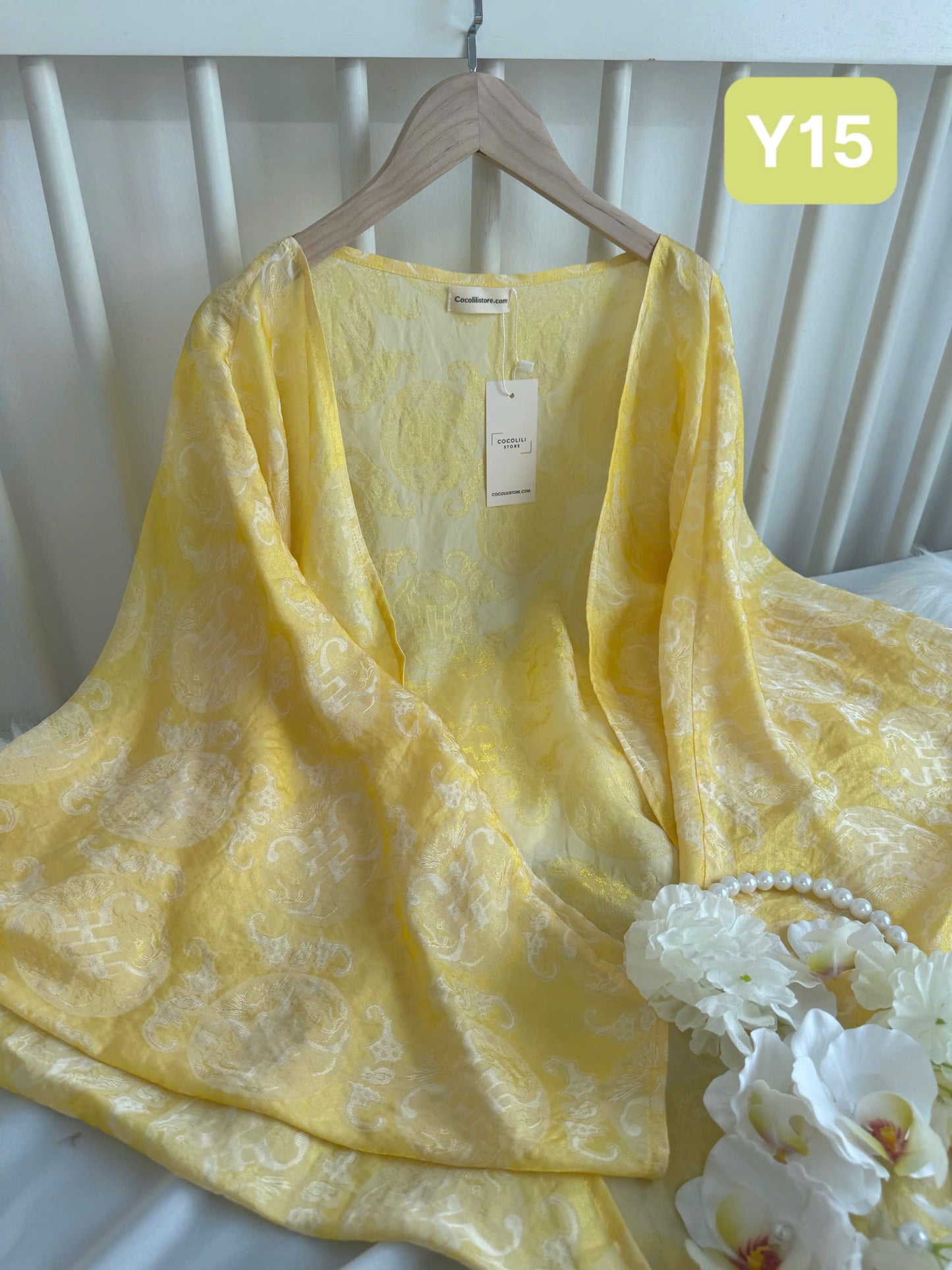 Y15 4074 - Áo choàng tằm tencel thọ dơi màu vàng