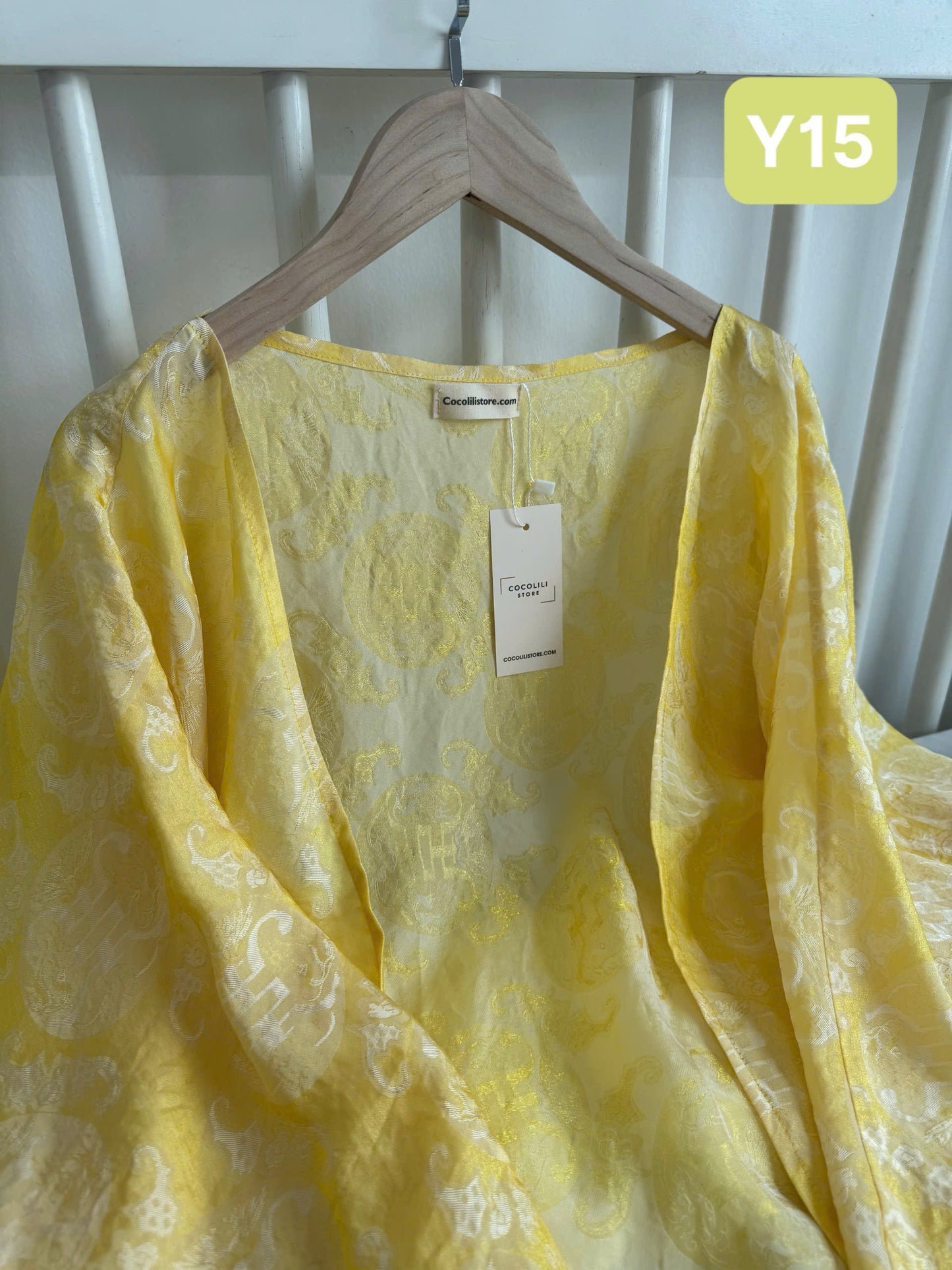 Y15 4074 - Áo choàng tằm tencel thọ dơi màu vàng