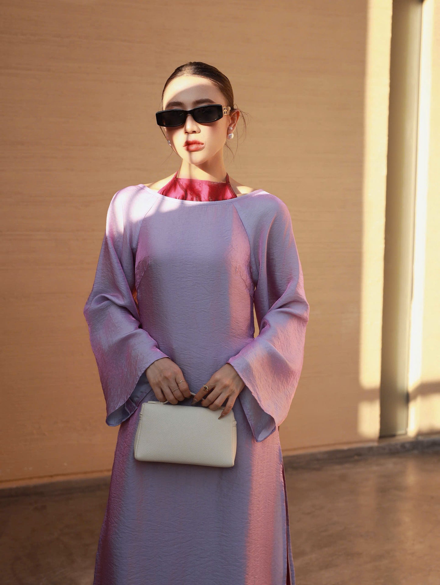 Y19 4159 Áo + yếm - Set áo tím yếm đỏ dáng suông tơ ánh kim tencel