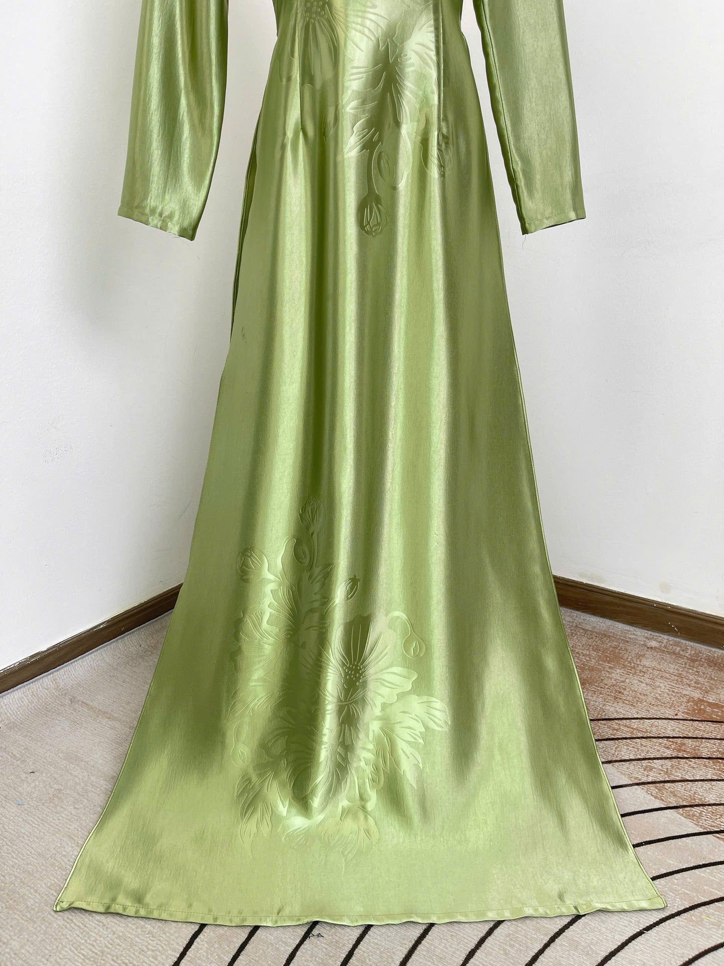 H784 4195 Áo only no pants - Áo dài lụa mã não 4D màu xanh bơ