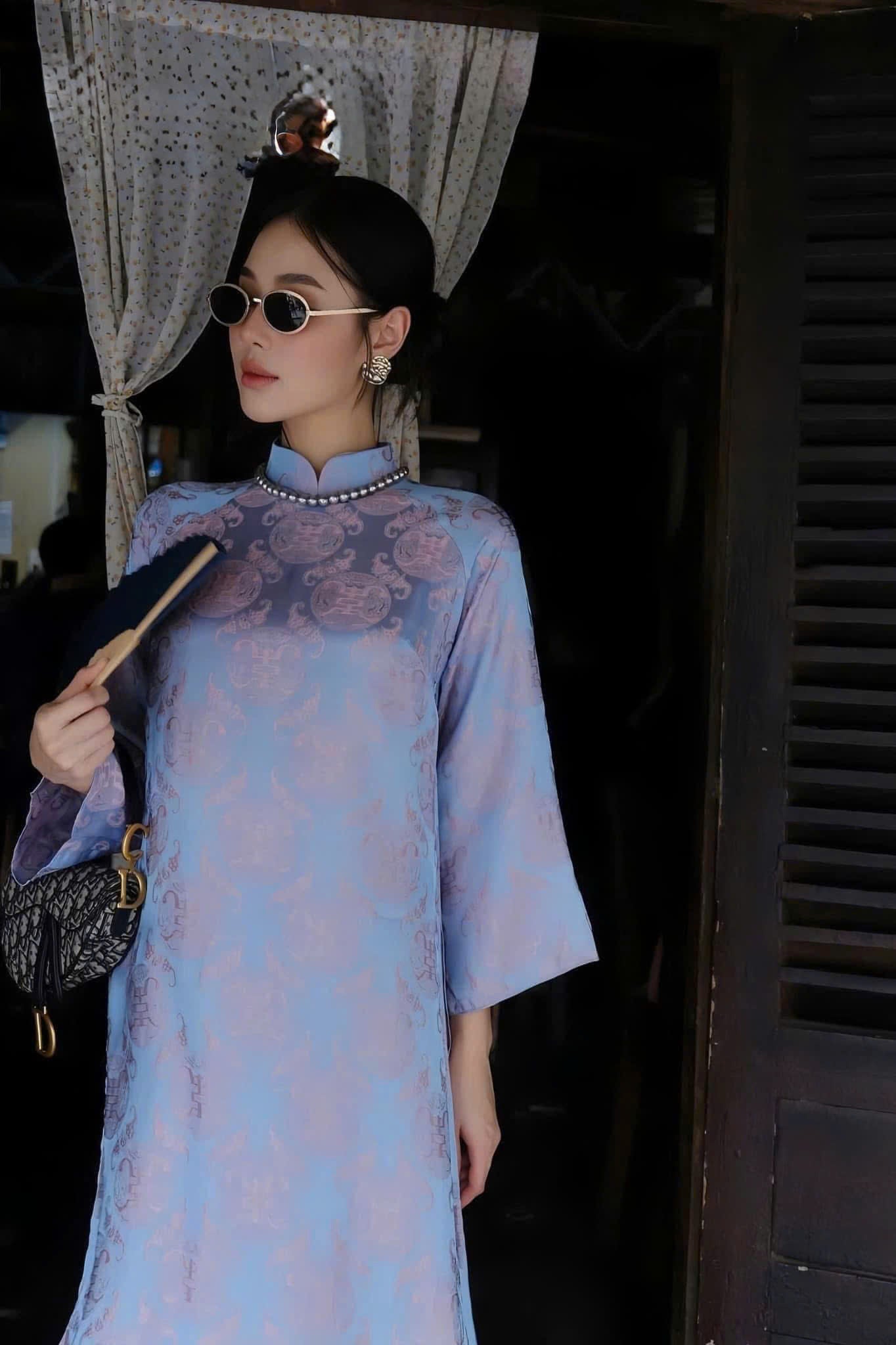 H769 4108 Áo only no pants - Áo dài dáng suông 2 tà lụa gấm thọ dơi