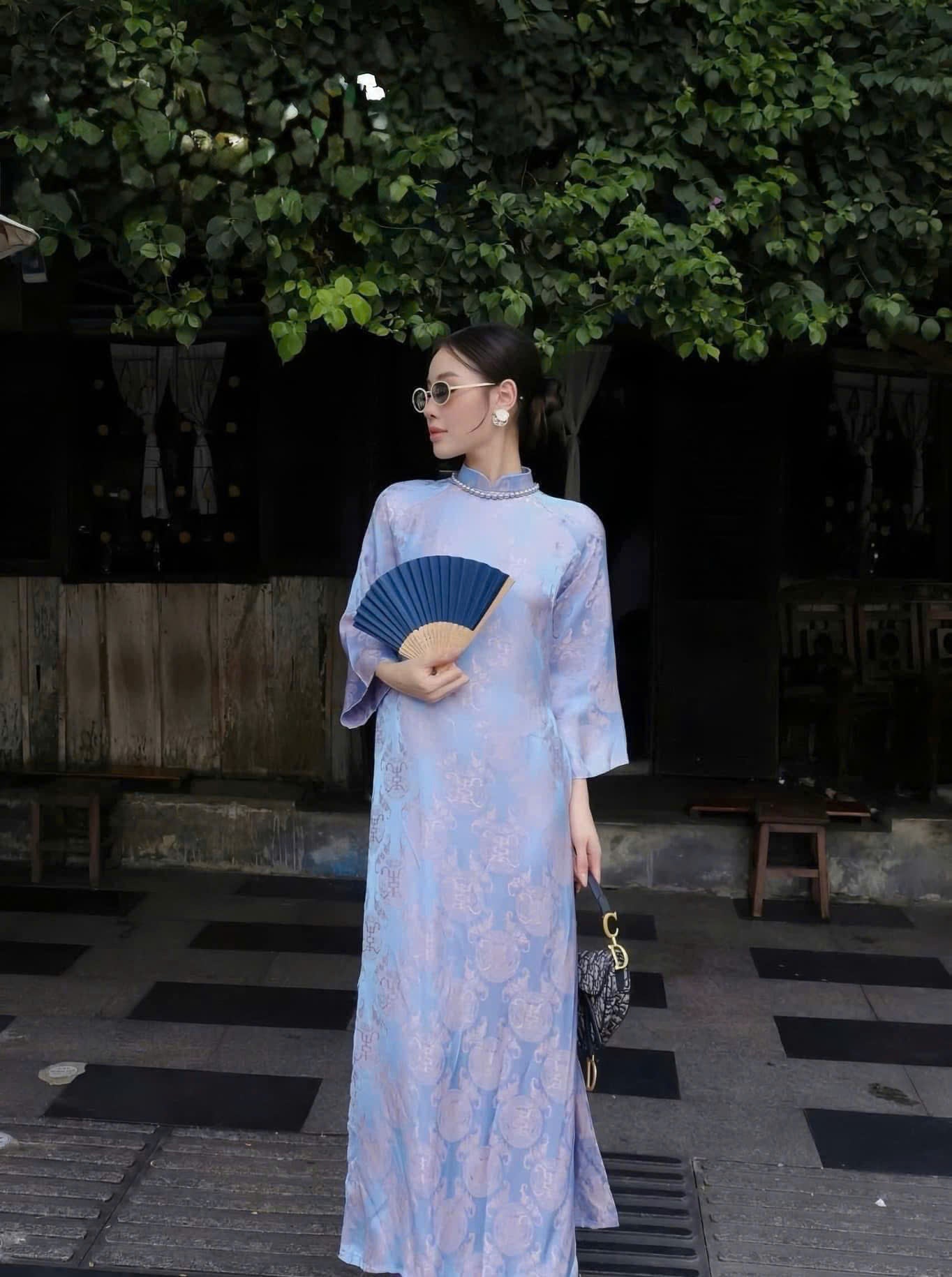 H769 4108 Áo only no pants - Áo dài dáng suông 2 tà lụa gấm thọ dơi
