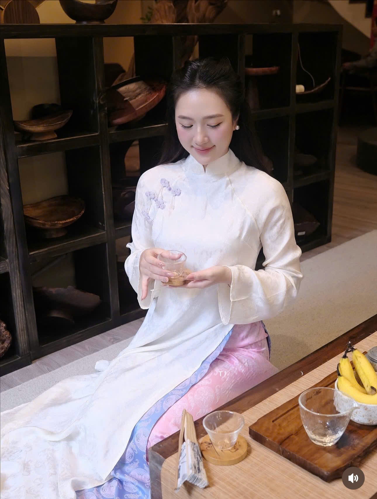 M583 4266 Áo + quần cùng chất - Áo dài dáng suông 4 tà lụa gấm thọ dơi (khuy áo trắng)