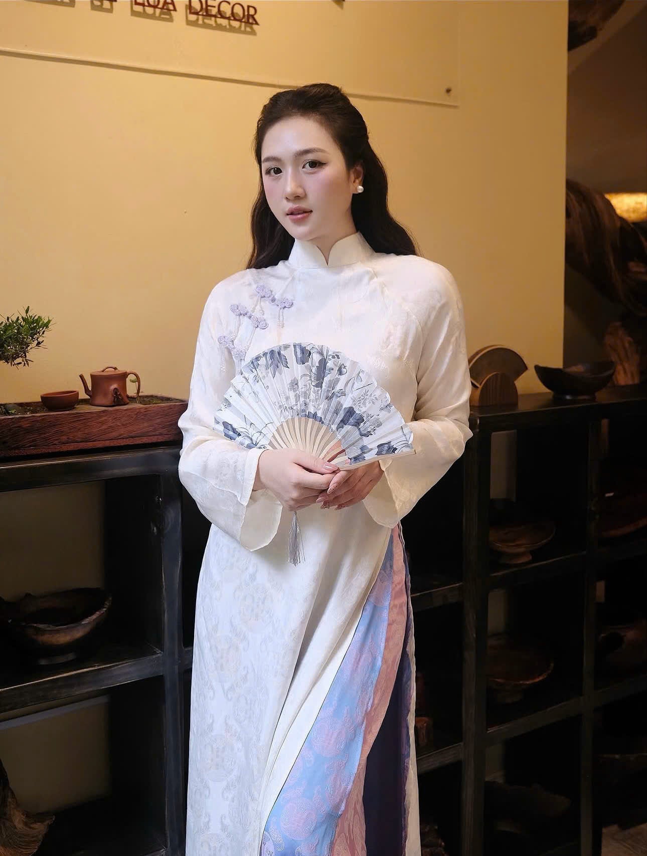 M583 4266 Áo + quần cùng chất - Áo dài dáng suông 4 tà lụa gấm thọ dơi (khuy áo trắng)