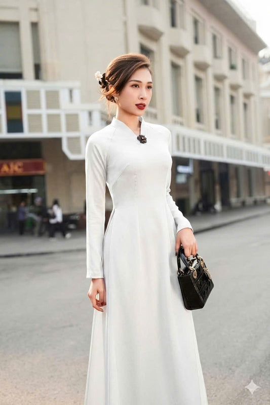 H795 Áo only no pants - Áo dài dáng truyền thống chiết li eo lụa tô châu màu trắng (đính hoa trắng)