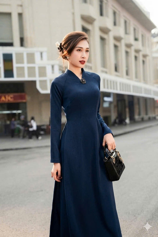 H796 Áo only no pants - Áo dài dáng truyền thống chiết li eo lụa tô châu màu xanh navy (đính hoa trắng)