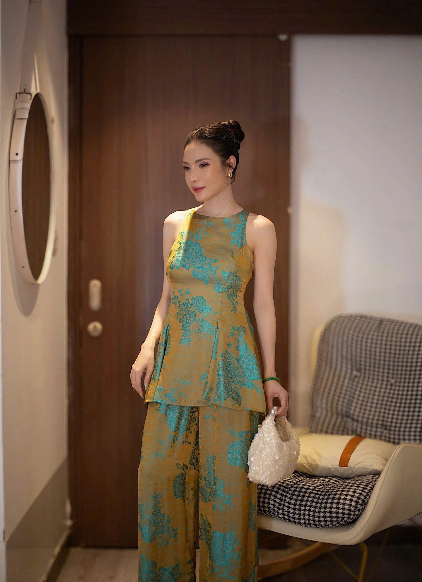 BB253 4458 - Set đồ bộ áo sát nách chiết li eo lụa silk óng màu vàng ánh xanh