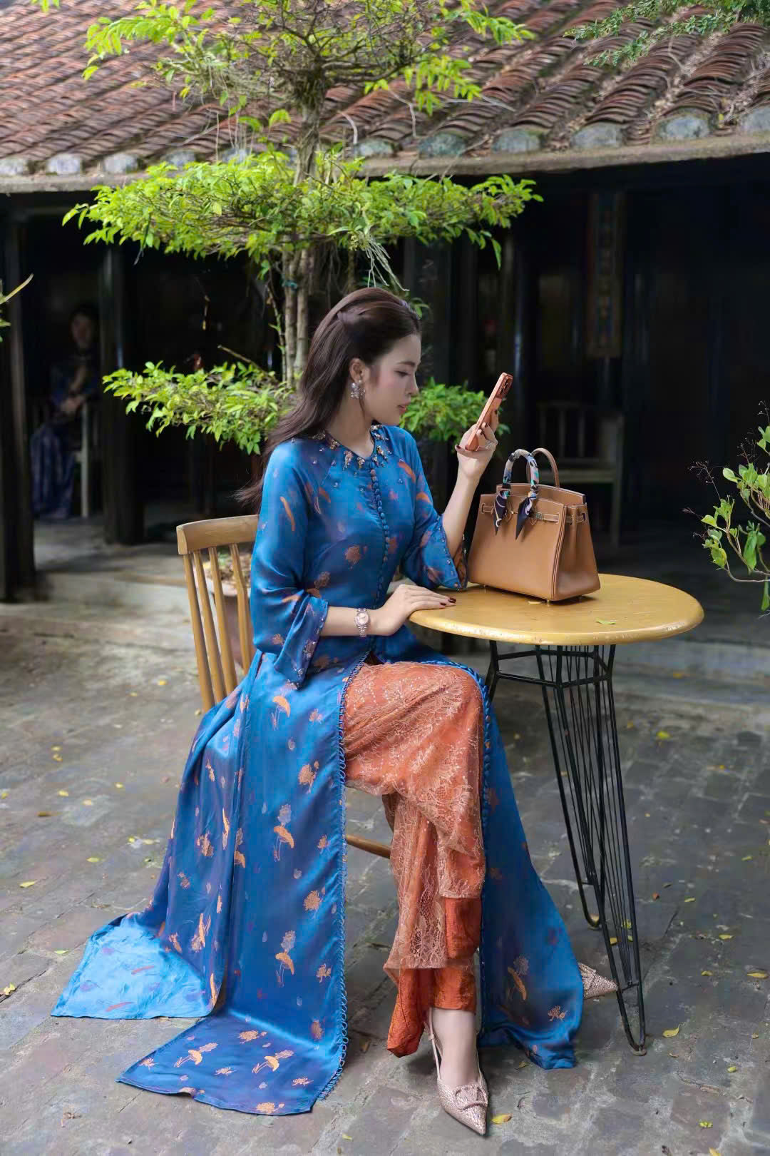 HD165 Áo + quần ren - Áo dài xẻ tà lụa nha xá