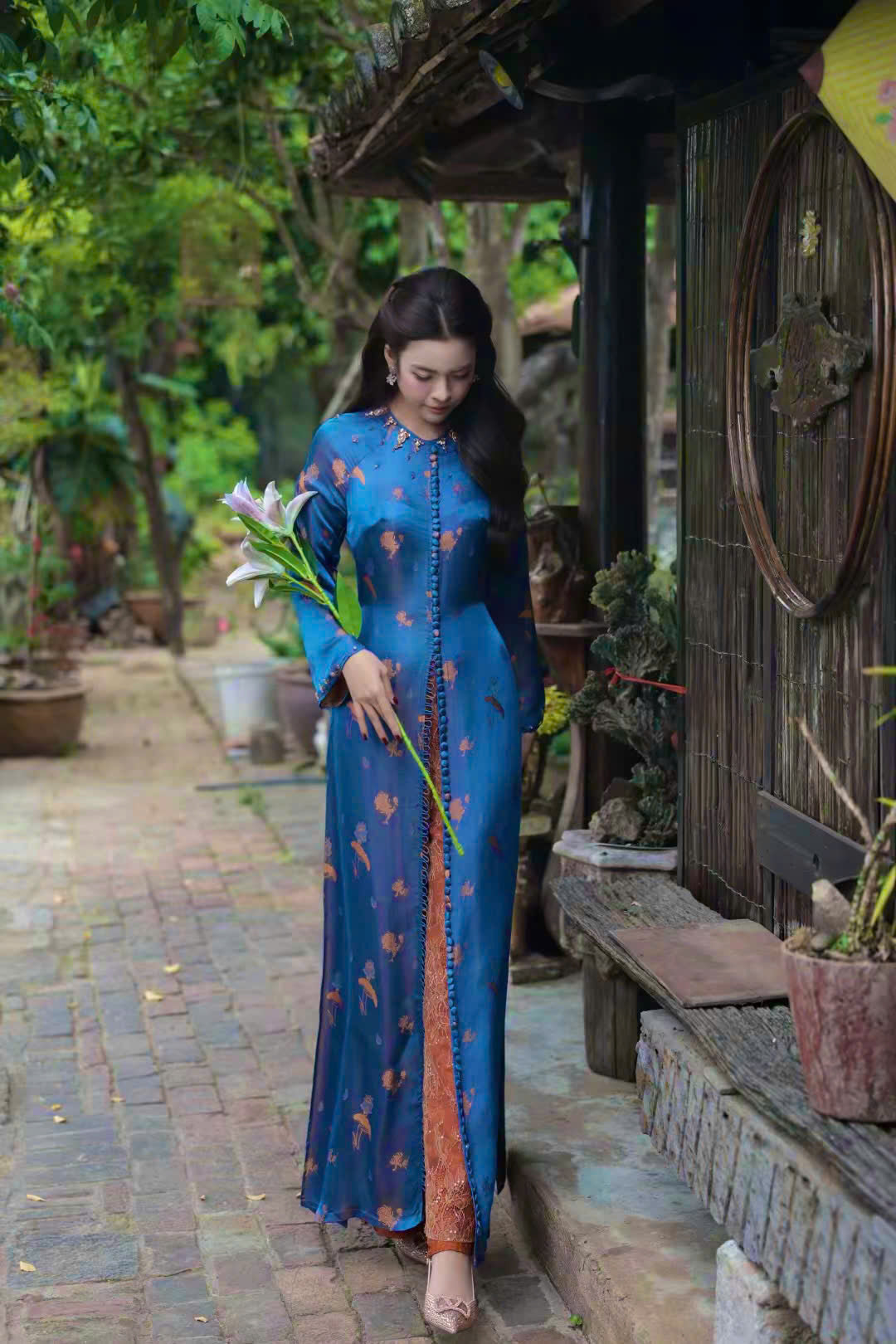 HD165 Áo + quần ren - Áo dài xẻ tà lụa nha xá