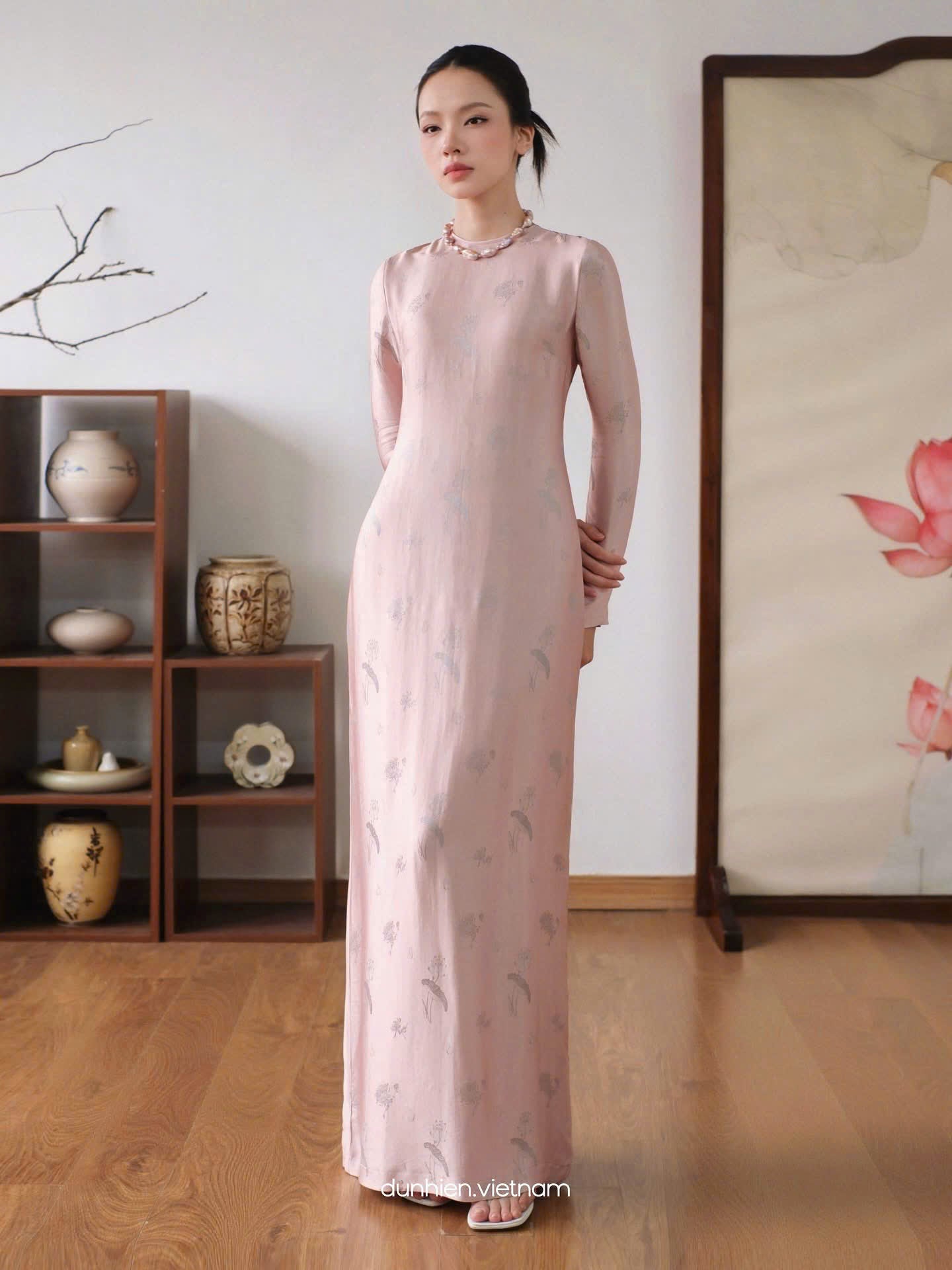 V20 - Đầm lụa nha xá tay dài màu hồng