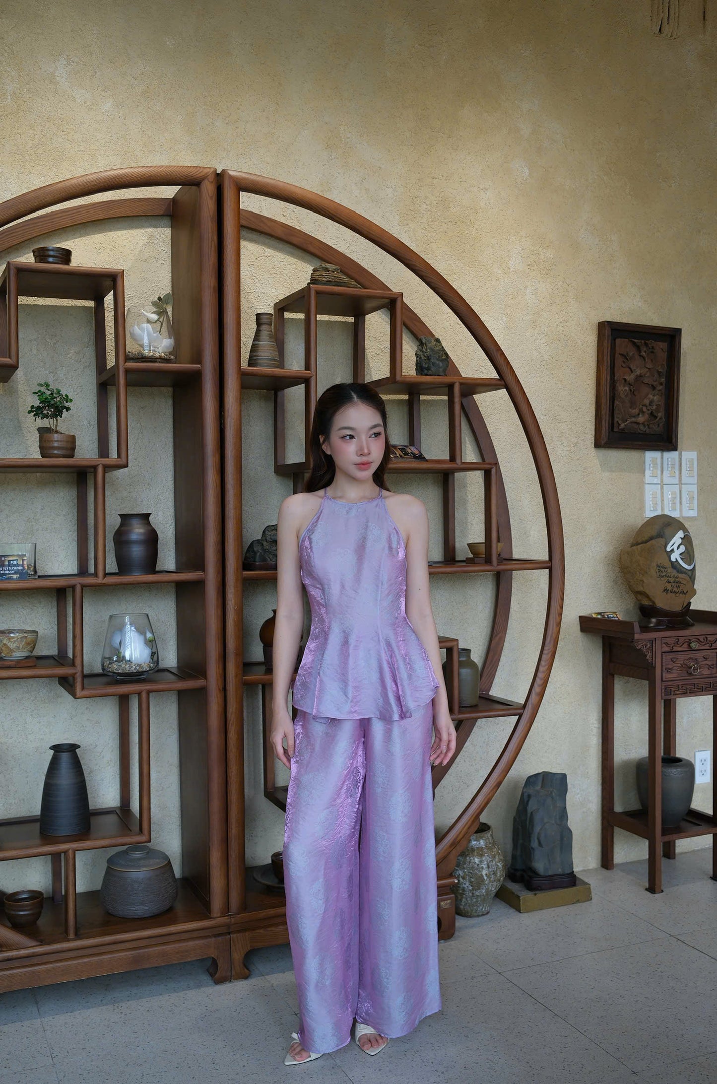 Y35 - Set đồ bộ cổ yếm chiết li eo lụa tằm thọ dơi màu tím cà