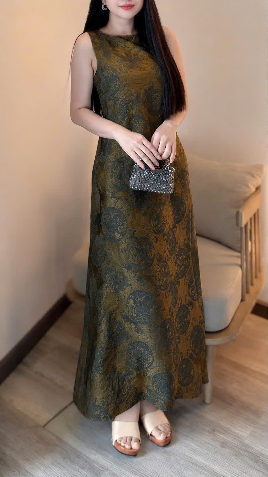 V37 4593 - Đầm sát nách lụa tằm ánh kim tencel