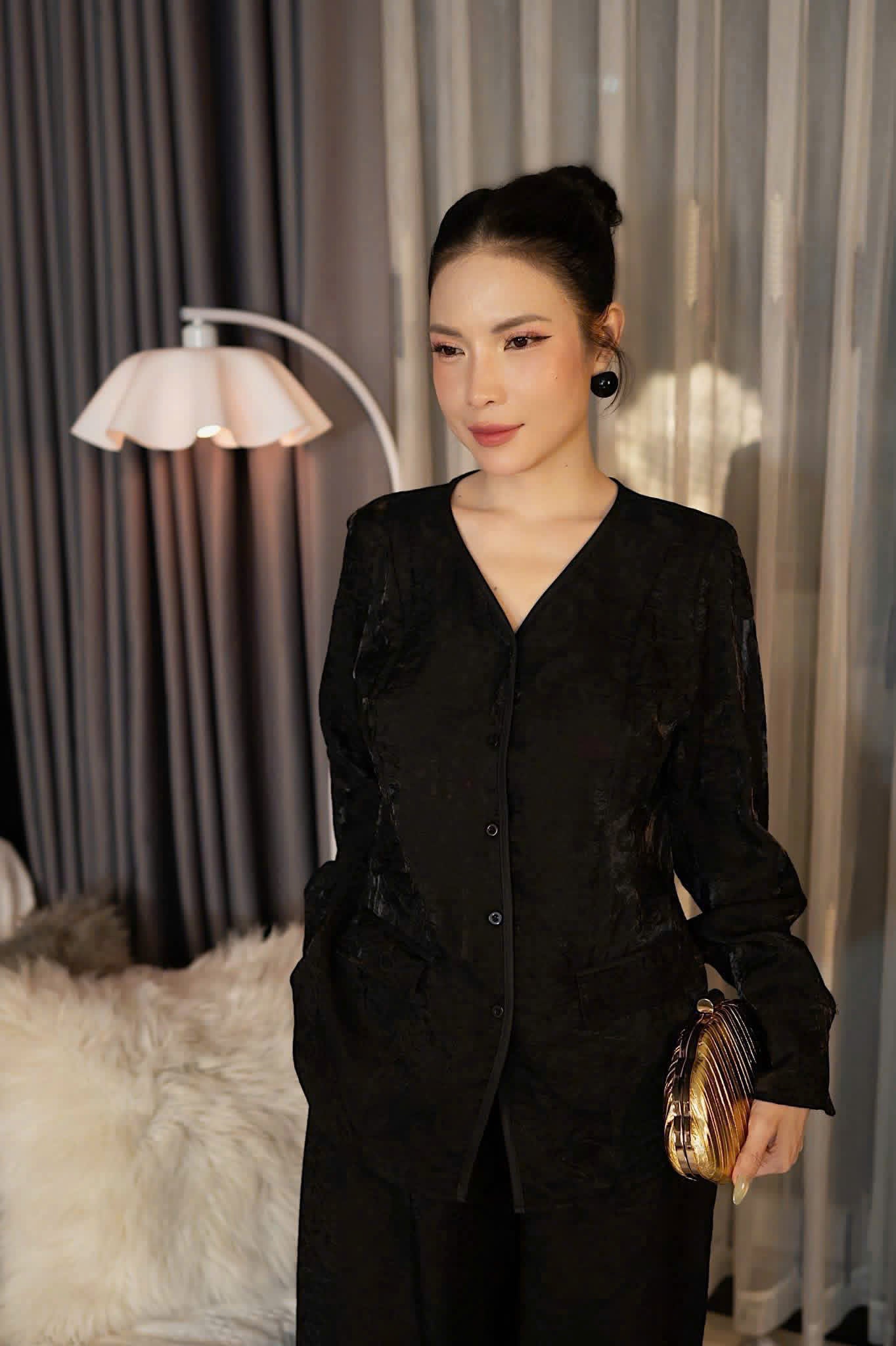 BB274 4597 - Set bà ba cổ tim lụa tằm ánh kim tencel màu đen